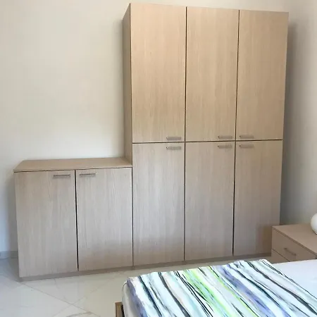Erika Modern In Brianza Вимеркате