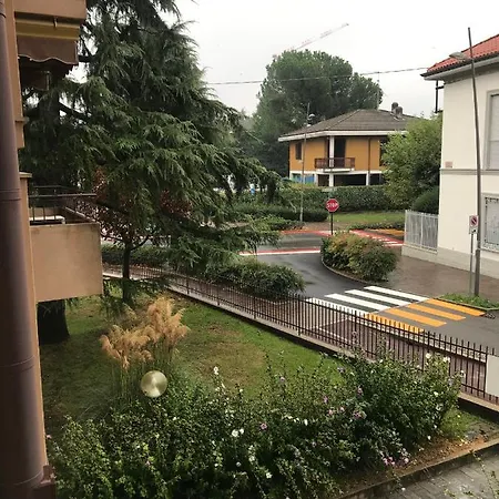 Erika Modern In Brianza Апартаменты Вимеркате